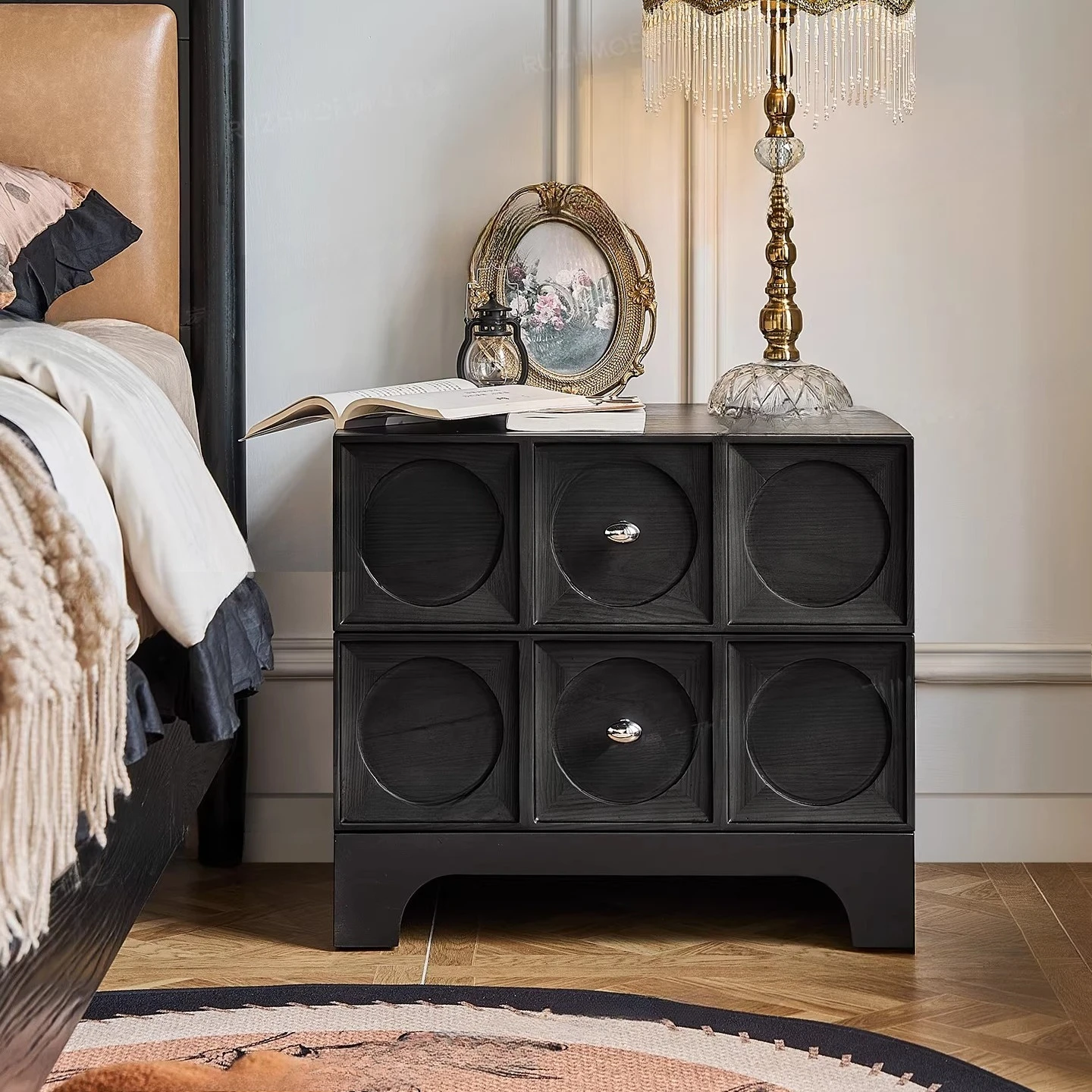 Solid wood bedside table Simple storage side cabinet Locker