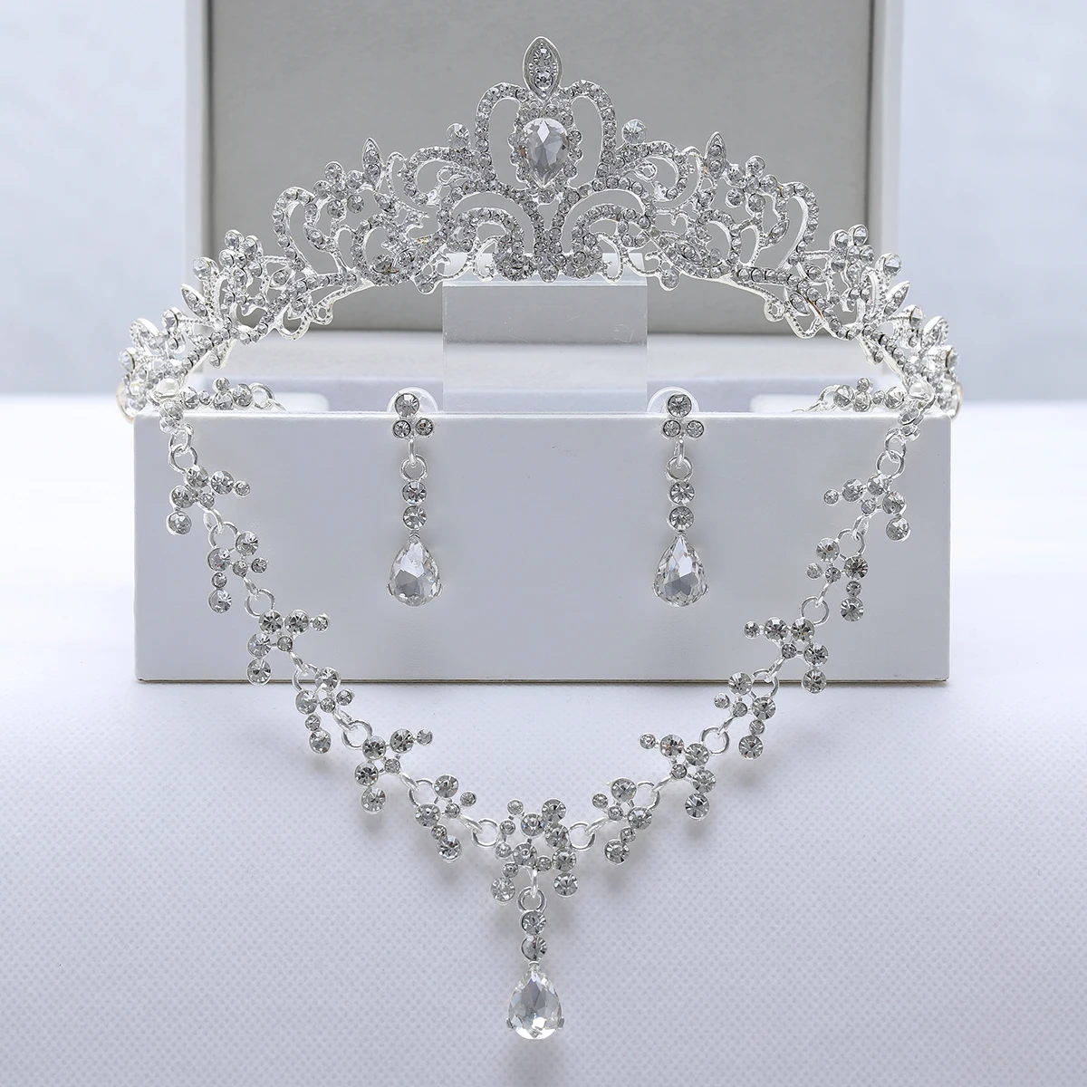 Itacazzo Bridal Headwear	Silver-color	Exquisite	Style	Brief	Ladies\' Wedding Crown	Necklace Earrings 4 Pcs Set	(Without Box)