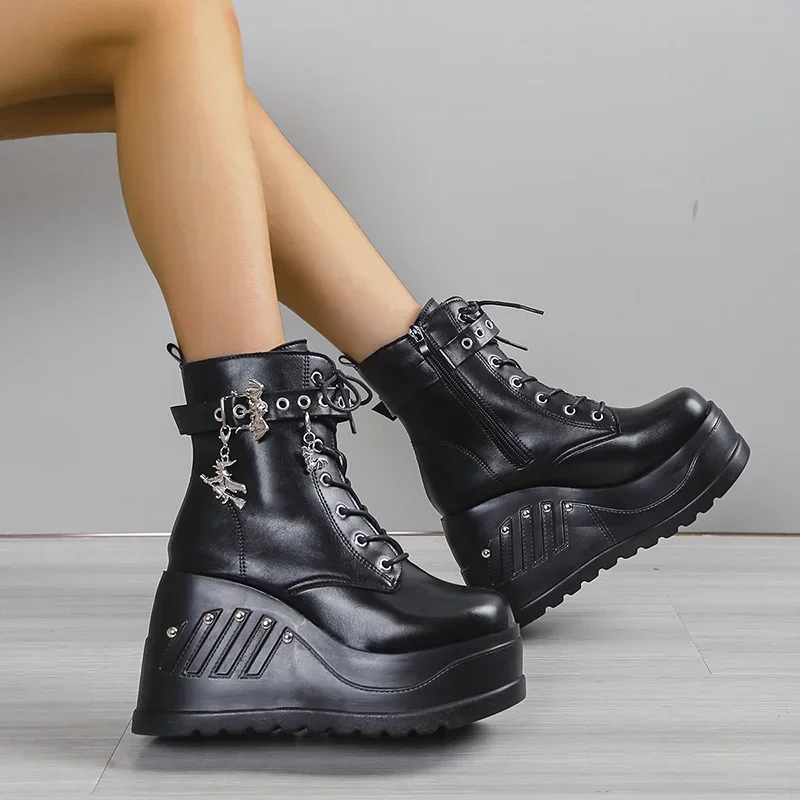 Large 43 Women Platform Heeled Booties Round Toe Zip Punk Casual Cosplay Bat Motorcycle Boots for Women Gothic Metal Chain Shoes