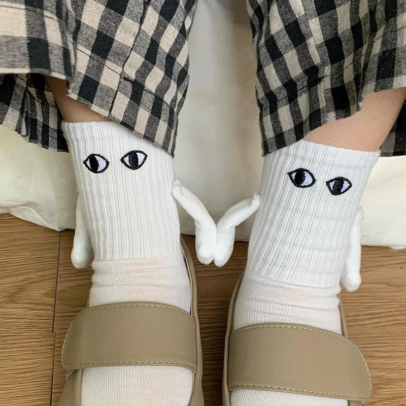 Epligg Club Celebrity Couple Socks Ins Magnetic Attraction Hands Black White Fashion Funny Creative Cartoon Eyes Couples Soc