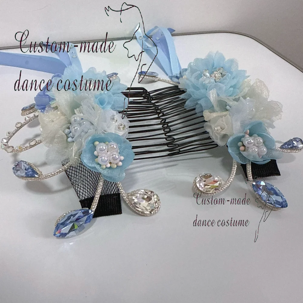 إكليل غطاء رأس الباليه، ابنة غابرييلا غير المحتملة تتجذب بأغطية الرأس الزهرية.