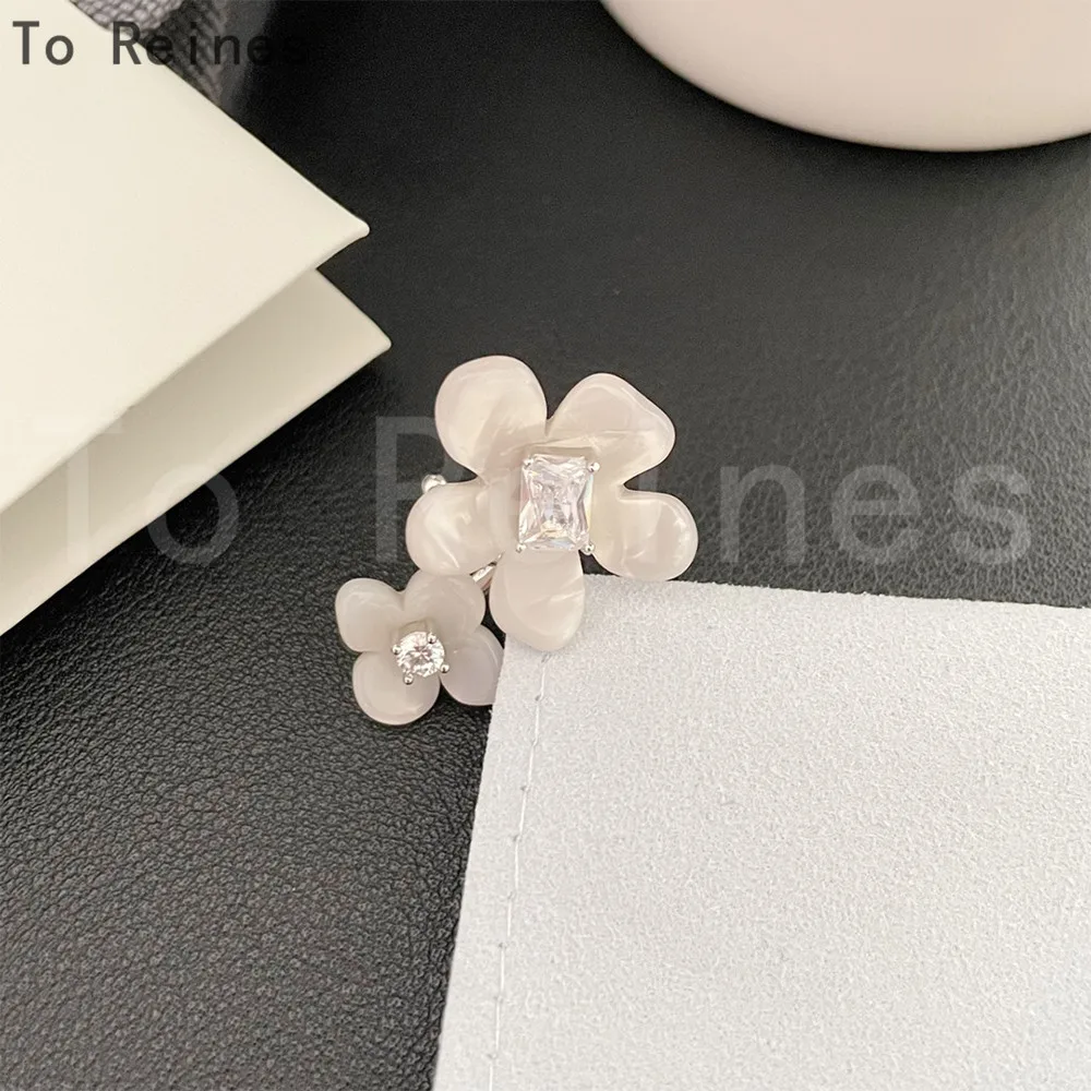 To Reines Hot Designer Brand  White Crystal Flower Side Ear Clip Women Luxury Vintage Earrings Jewelry Birthday Party Gift