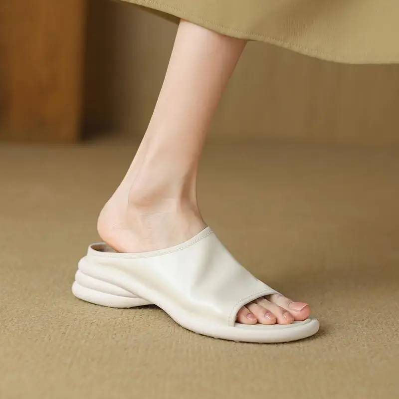 2024 New Fashion Wear Thick Soled Women's Slippers Soft Sole Soft Leather Pink Casual Fashion Commuter Chunky Open-toe Sandals