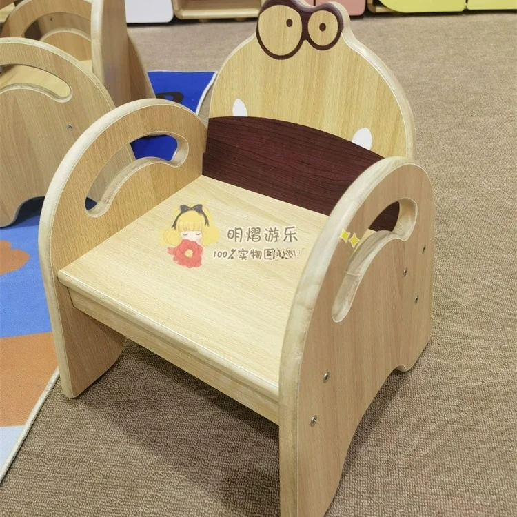 Early education cute bean nursery table and chair bed Early education garden solid wood six-person table cartoon frog chair