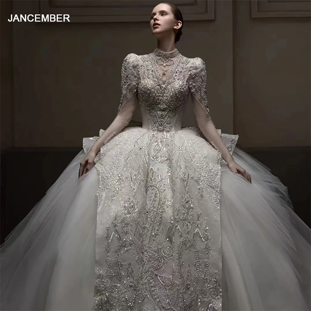 

Customized White Ball Gown Wedding Dresses Long Sleeves Beading Gorgeous Lace Appliques O-Neck Court Train Plus Size Bridal Gown