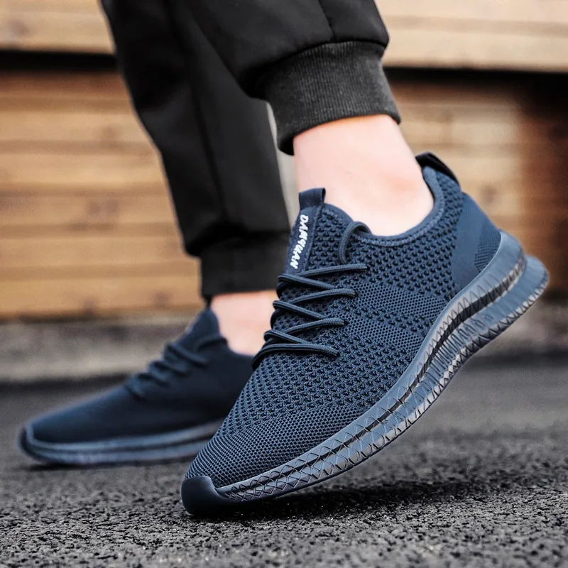 Fujeak Hot Sales Men Sneakers Mesh Casual Shoes Plus Size Vulcanize Shoe Walking Sneakers Black Men Running Tenis Masculino