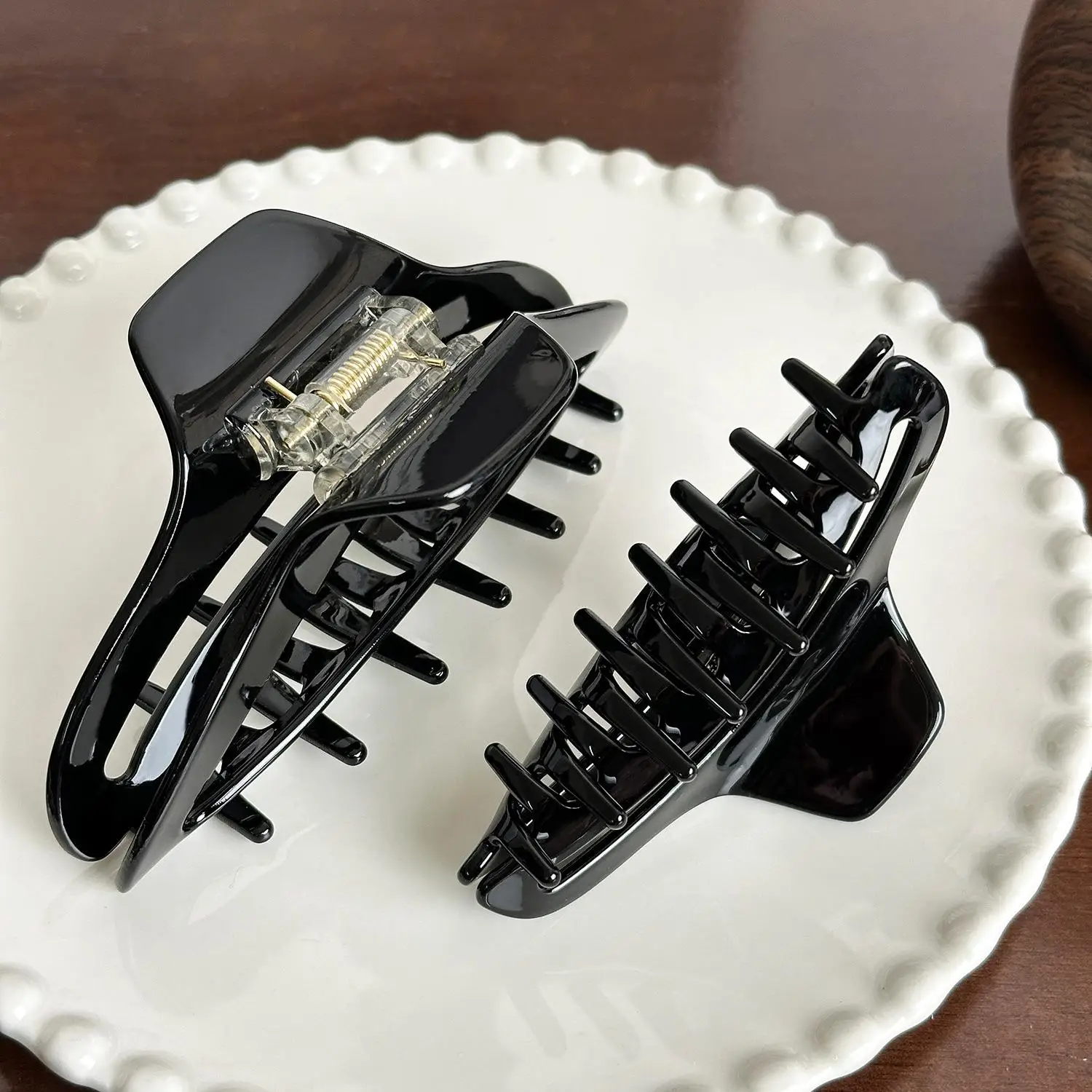 

Винтажные полые коготь для волос из ацетата, высокое качество, украшение для волос, зажимы для волос, простая заколка в виде акулы, милые женские заколки в виде краба, головной убор