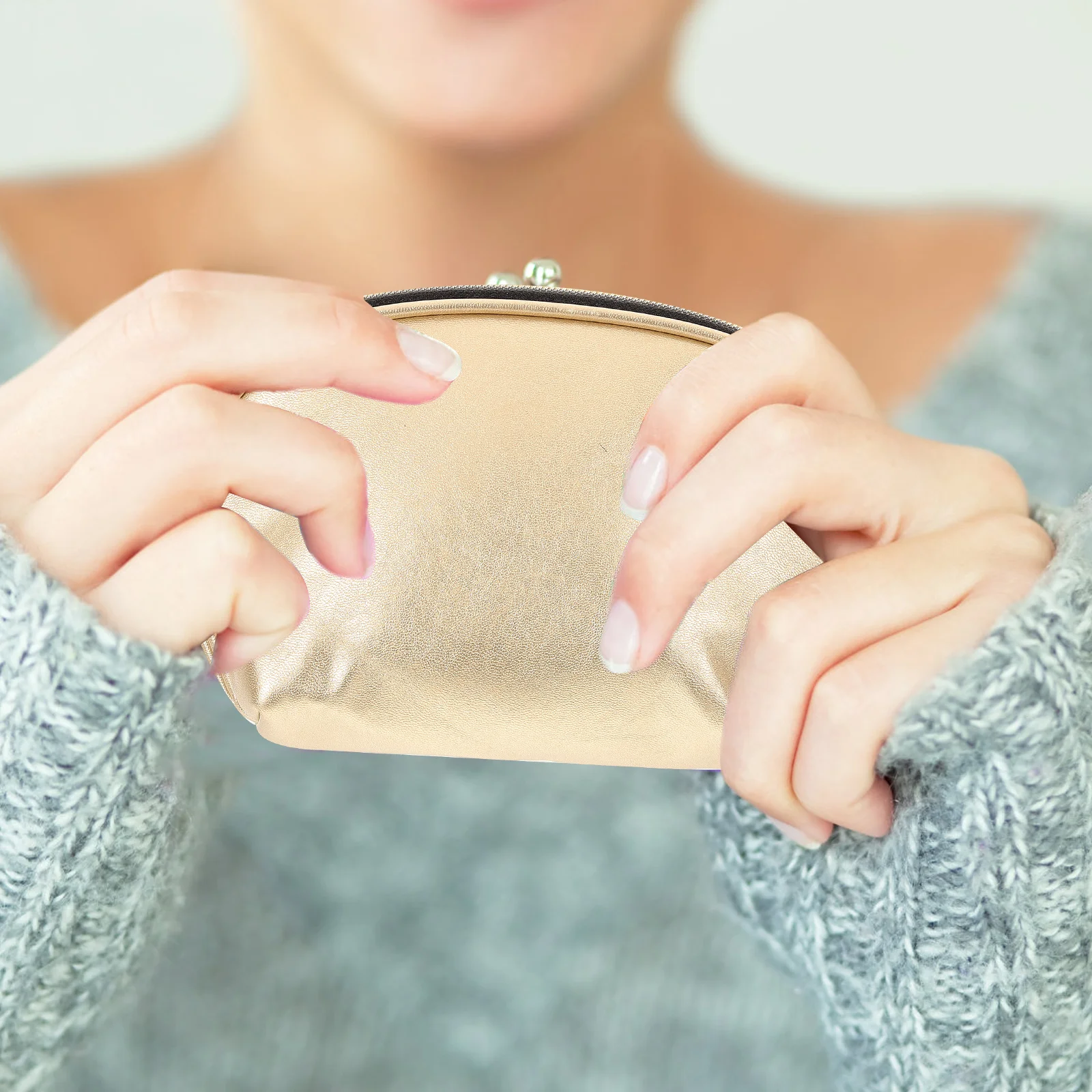 

1Pc Makeup Organizer Bag Portable Toiletries Pouch Multi-Function Travel Storage Handbag Golden