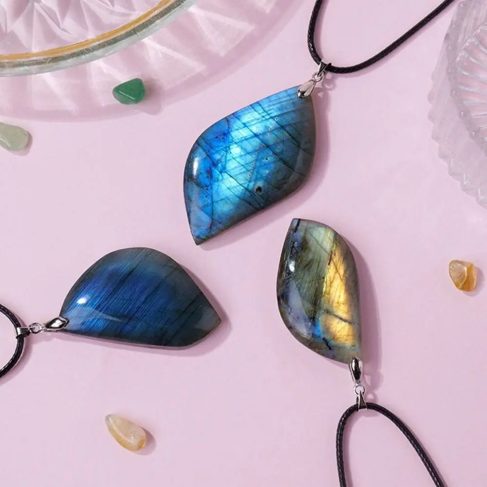 Stone Craft Natural Labradorite Geometric Shape Raw Stone Polishing Crystal Labradorite Pendent Exquisite Natural Training Stone