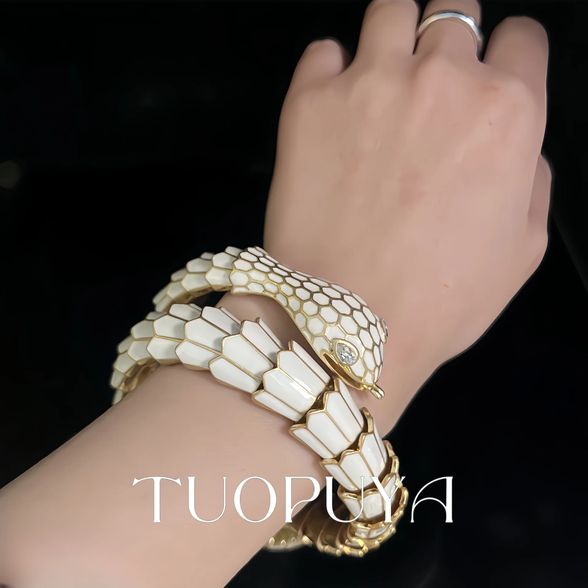 2026 European Trend Unique Snake-shaped Small-Scale Luxury Bracelet with Rhombic Wave Luxury Design Women's Jewelry