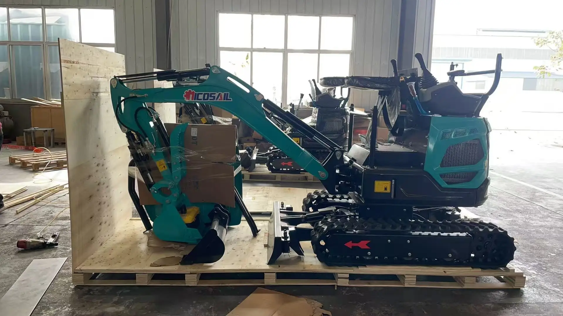 

Hydraulic track 1 ton 1.2 ton 1.5 ton mini excavator diesel with EPA Euro 5 engine for sale at a discounted price