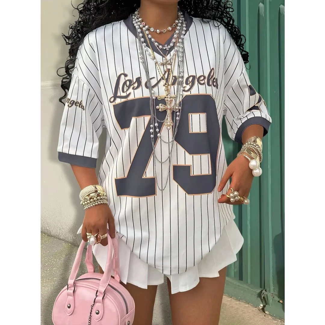 2026 Sommer Neu Los Angeles 79 Print Streifen T-Shirt für Damen V-Ausschnitt Kurzarm Sport Fußballtrikot Y2K Locker Übergroßes Oberteil – Detail 15