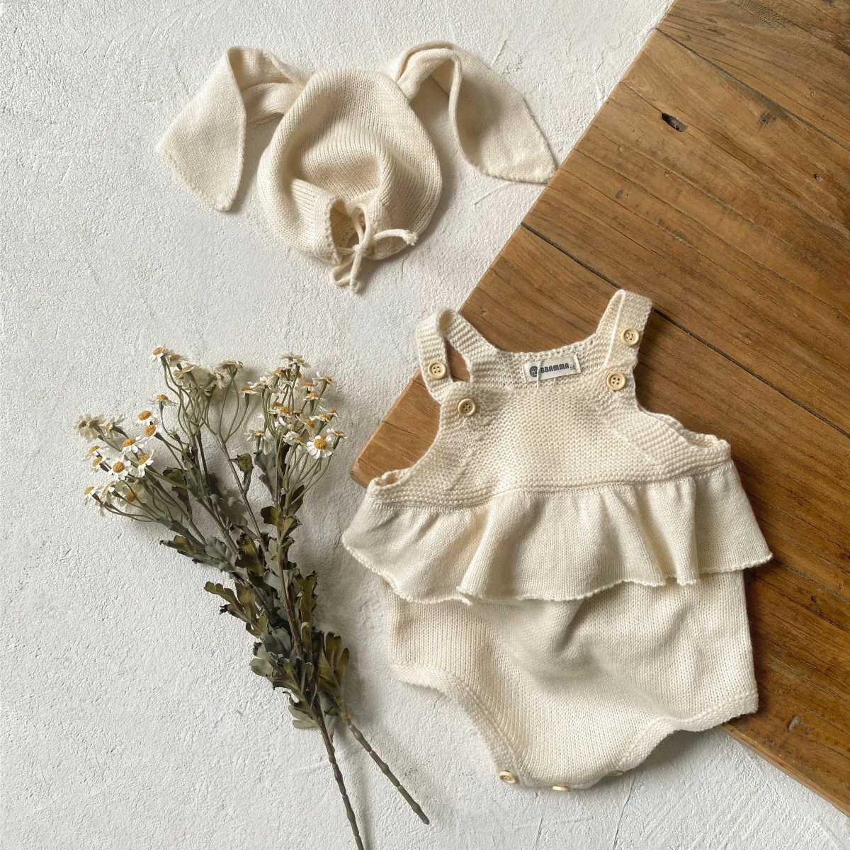 

2026 Spring New Baby Sleeveless Knitted Bodysuit + Rabbit Ears Hat Infant Girls Cute Lace Strap Jumpsuit Newborn Clothes 0-24M