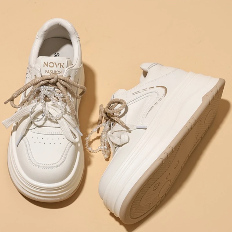 nouvelles-baskets-a-plateforme-de-7-cm-pour-femme-en-cuir-decontractees-vulcanisees-style-skateboard-blanches-collection-printemps