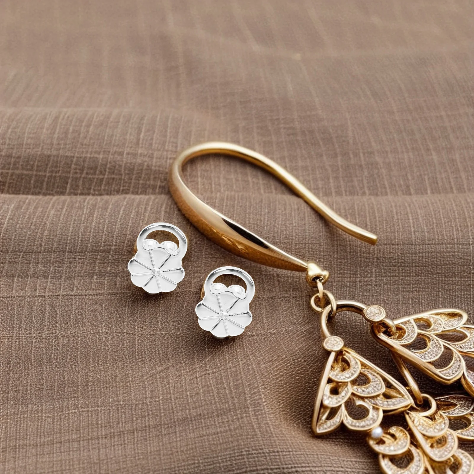 

4Pairs Ear Lifting Supports Flower Design Stud Earring Backs for Droopy Ears Heavy Metal Earrings Comfort Fit Droopy Ear Lifters