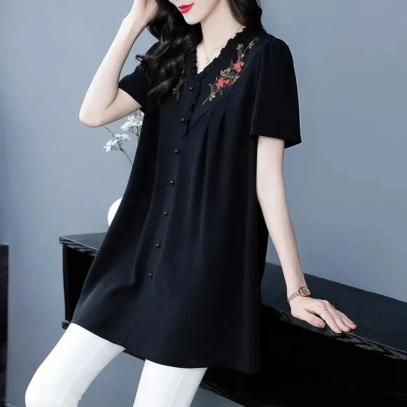 Women\'s Summer NEW Black Thin Tshirts Large Size Loose V-Neck Embroidery Blouse Female Mother Elegant Pullover Shirts Tops 5XL