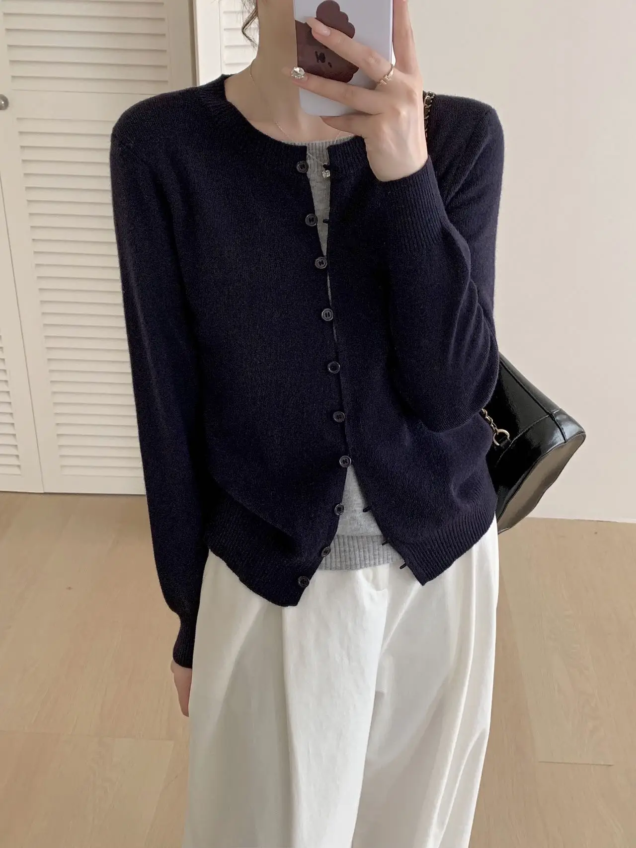 Suéter de Punto Elástico Suave con Cuello Redondo, Manga Larga, Color Puro, Botones, Estilo Coreano, Corte Hoado, Novedad d...