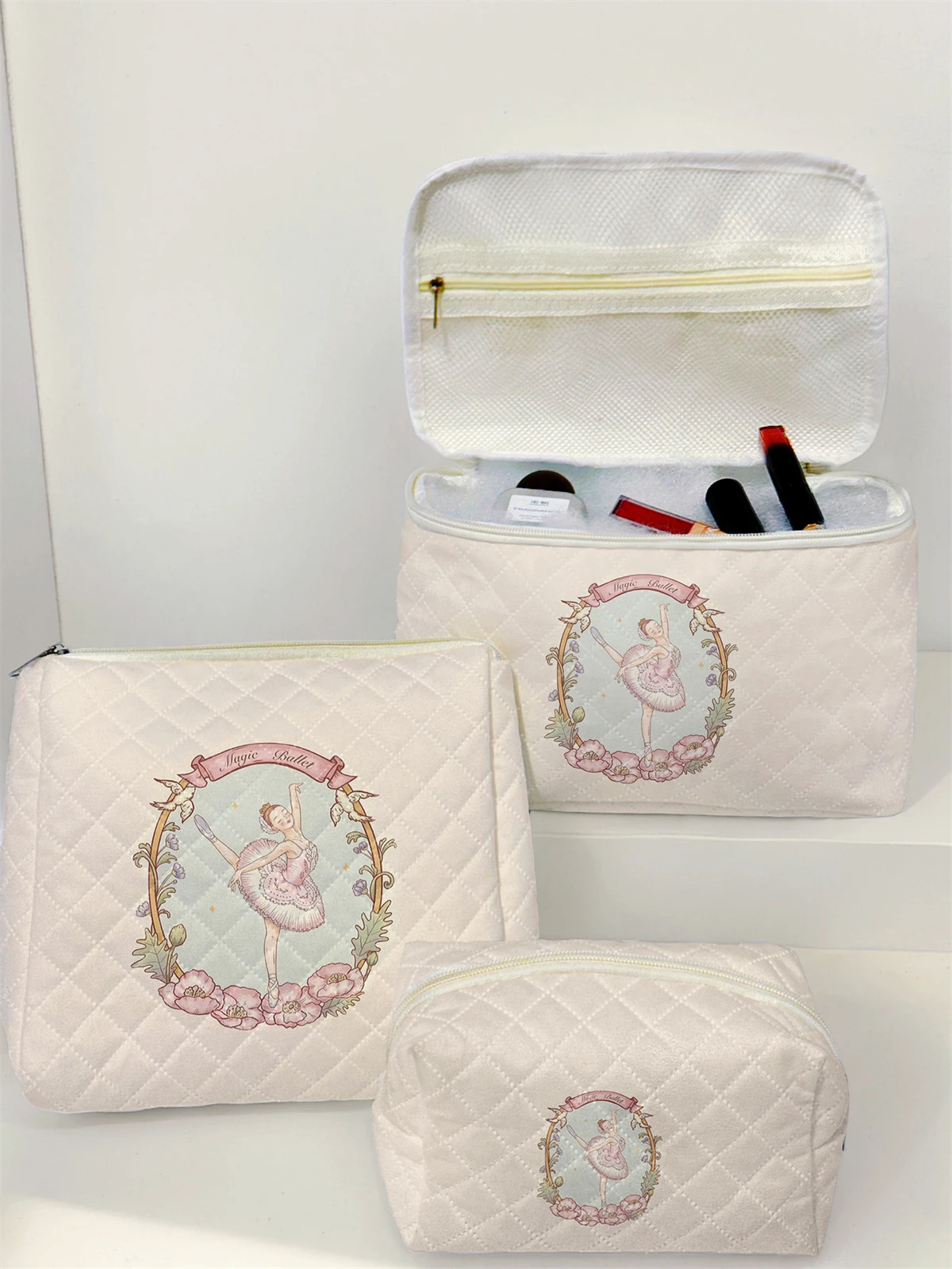 

1 Set Portable Makeup Bag, Large Capacity Design, Easily Accommodate Your Cosmetics, Lightweight And Portable For Storing Cosmet