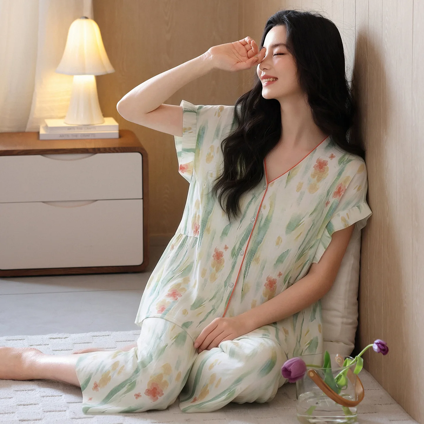 Ladies' Summer Pajamas Set: Lightweight Tencel Lyocell Short Sleeve Top and Cropped Pants for Relaxation At Home
