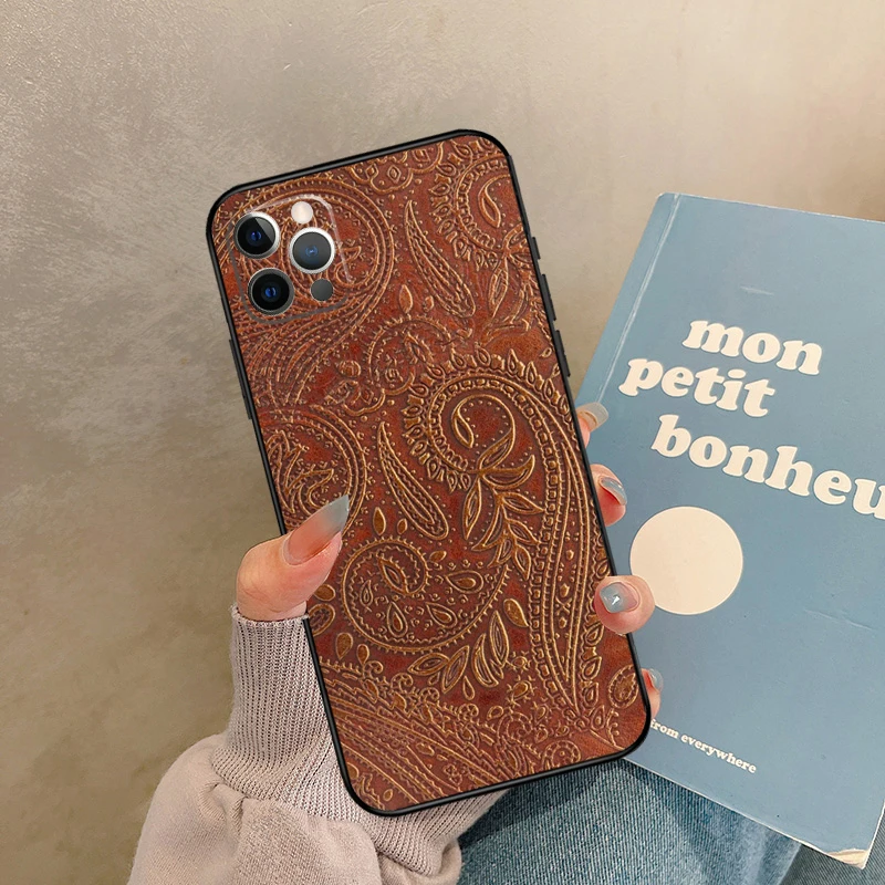 حافظة غربية مزودة يدويًا لهاتف آيفون 17 Air 13 16 15 11 12 14 Pro Max 13 mini XR 15 16 Plus 16e غطاء خلفي