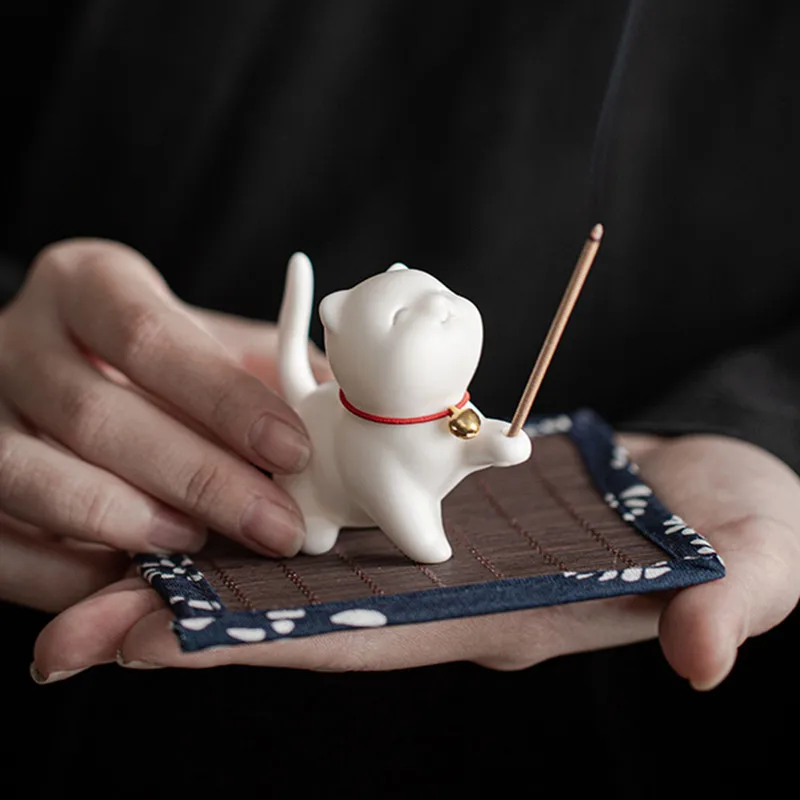 Creative Ceramic Tea Pet Cute Luck Cat White Porcelain Tabletop Decoration Animal Model Ornaments Tea Ceremony Accessories