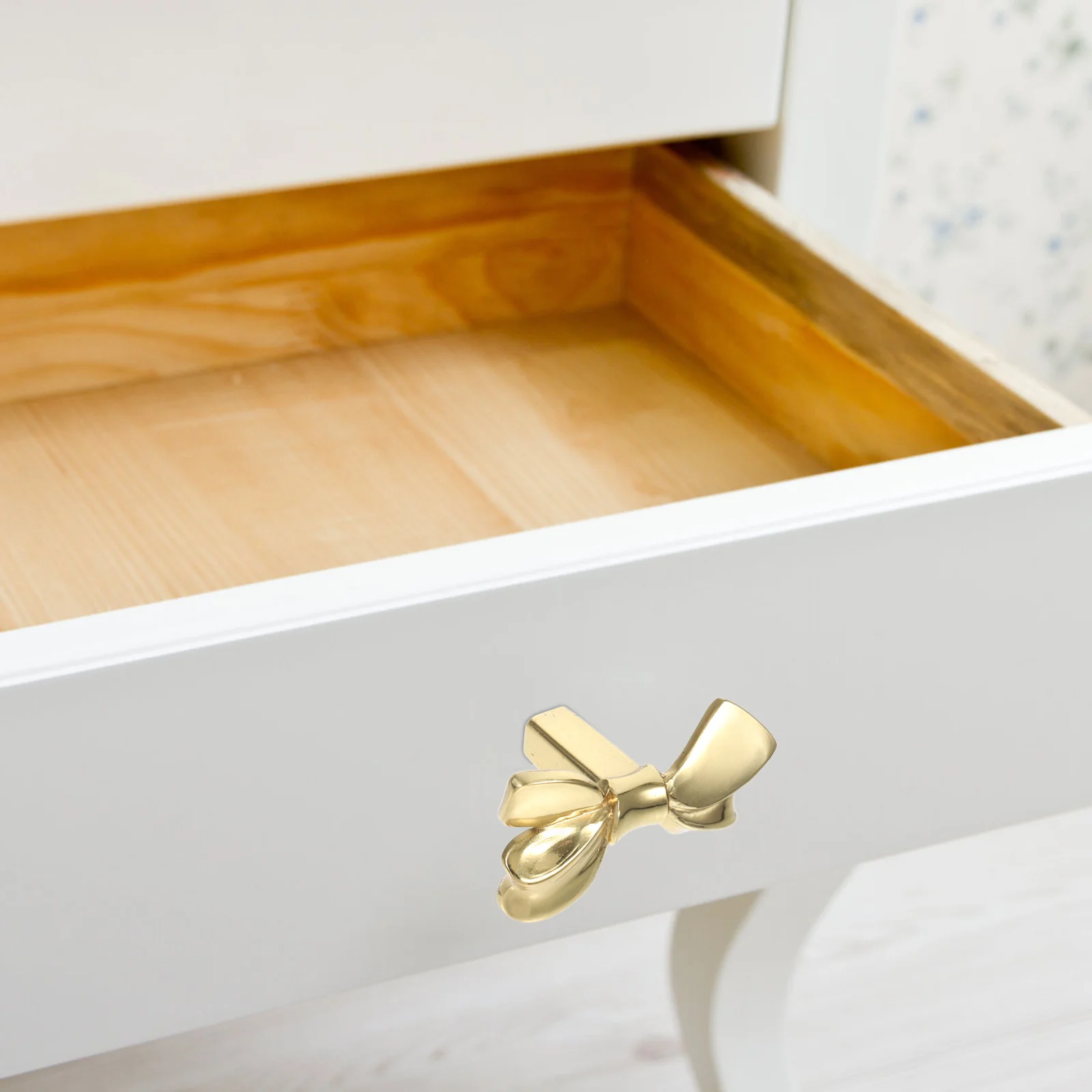 

Brass Bowknot Decorative Cabinet Knob Drawer Pull Handle for Wardrobe Cupboard Dresser Furniture Knob Door Pull Handle