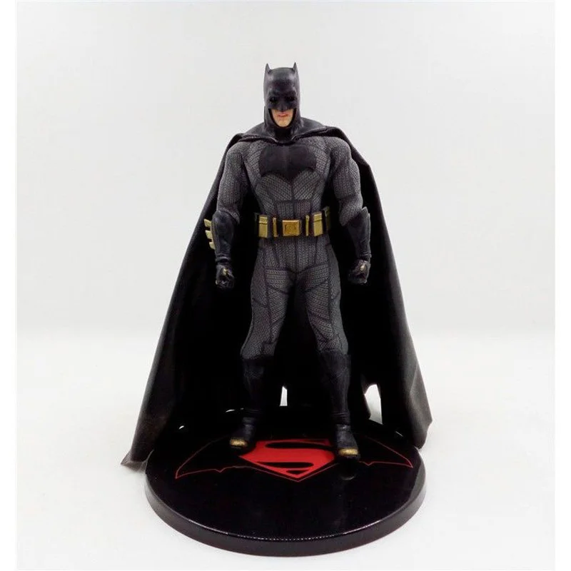 Mezco One 12-Rüstung Batman Actionfigur Batman Figur Bruce Wayne Joker Figur Sammlerstück Modell Spielzeug Geschenk Anime Auf Lager – Detail 1