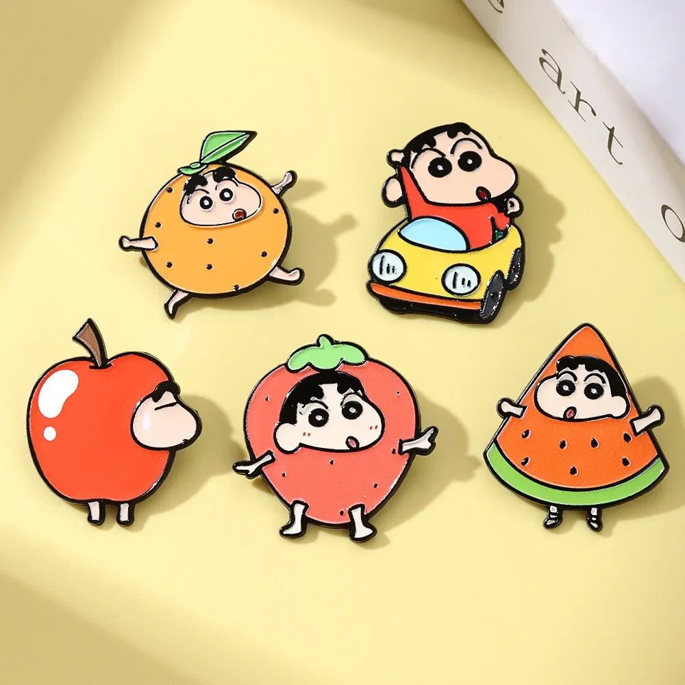 Nouvelle broche émaillée mignonne Crayon Shin-chan, broche de dessin animé, badge en métal, épinglette de revers, décoration pour sac à dos et vêtements, cadeau.