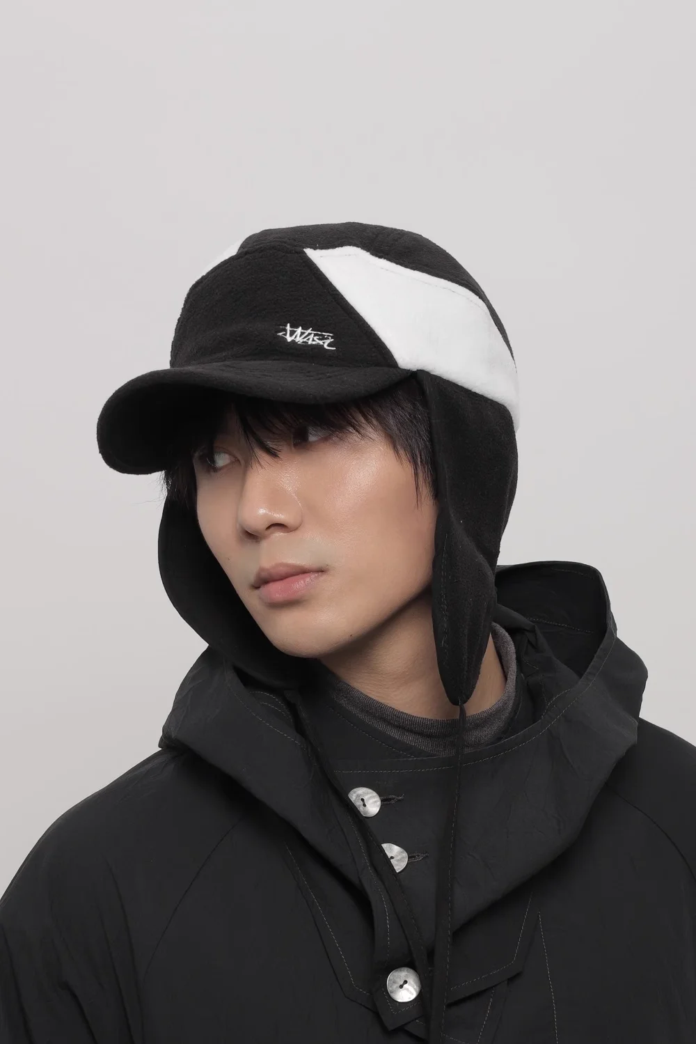 2024 New Short Brim Two Tone Color Ear Protection Women Men Winter Baseball Cap Warm Outdoor Velvet Aviator Bomber Hat Ski Caps