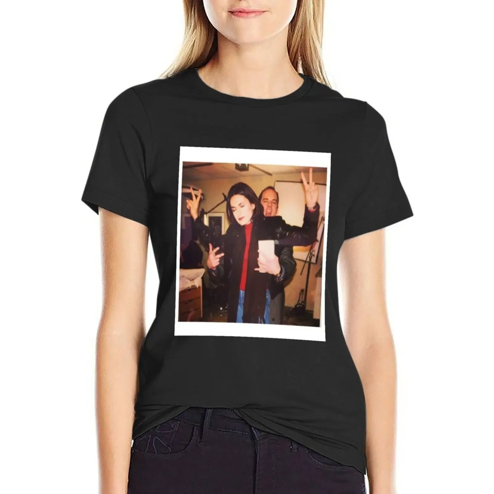 

Mariska Hargitay Chris Meloni T-Shirt sports fans graphics anime Blouse Women t-shirts