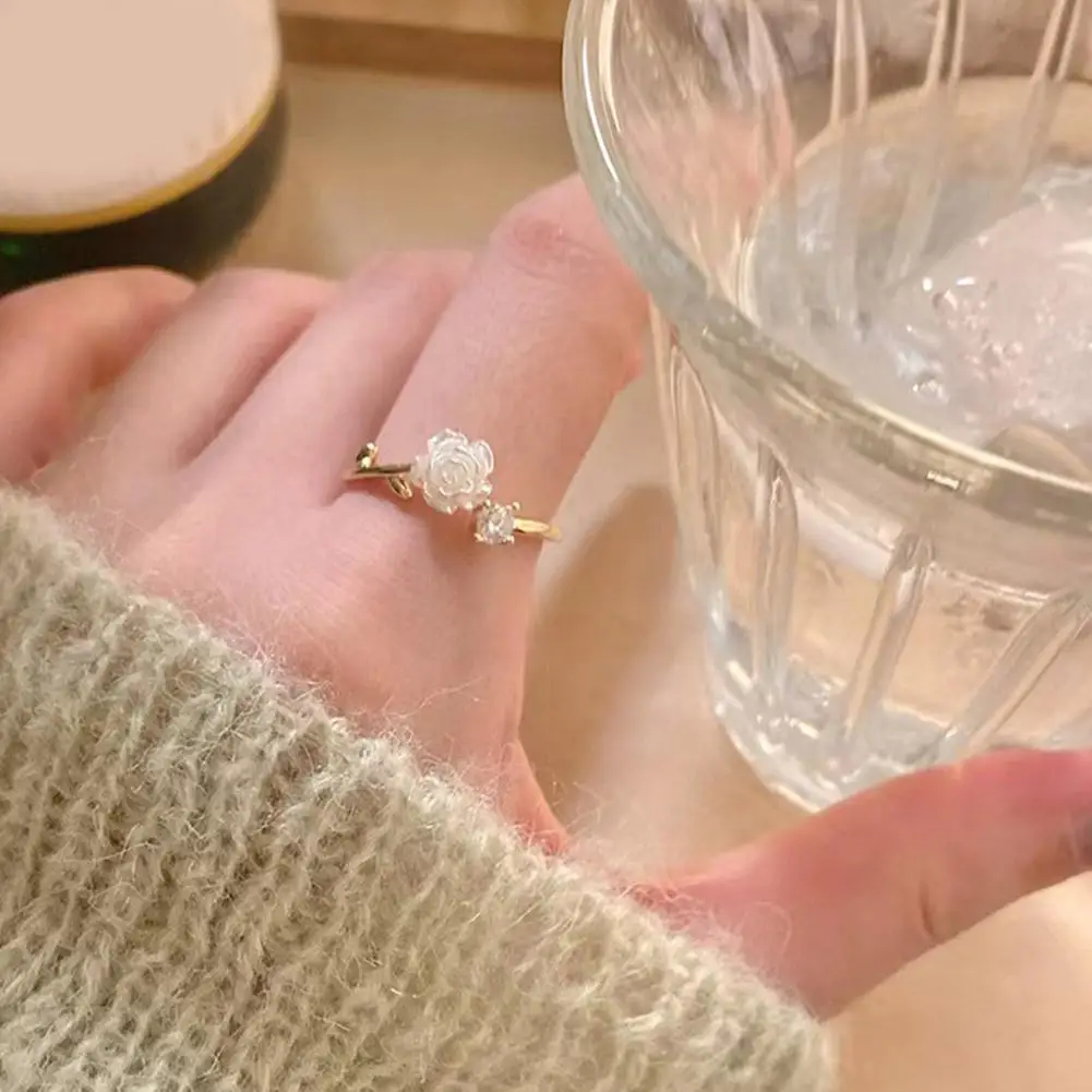 Vintage Rose Flower Pierścionki dla kobiet Koreański styl Błyszczący kryształ Regulowany palec księżniczki Biżuteria ślubna