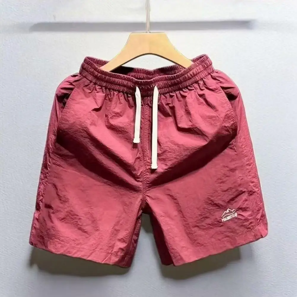 Shorts de cordão monocromático masculino, perna larga carga shorts, ajuste solto, carta impressão, roupa de verão, esportes ao ar livre, streetwear