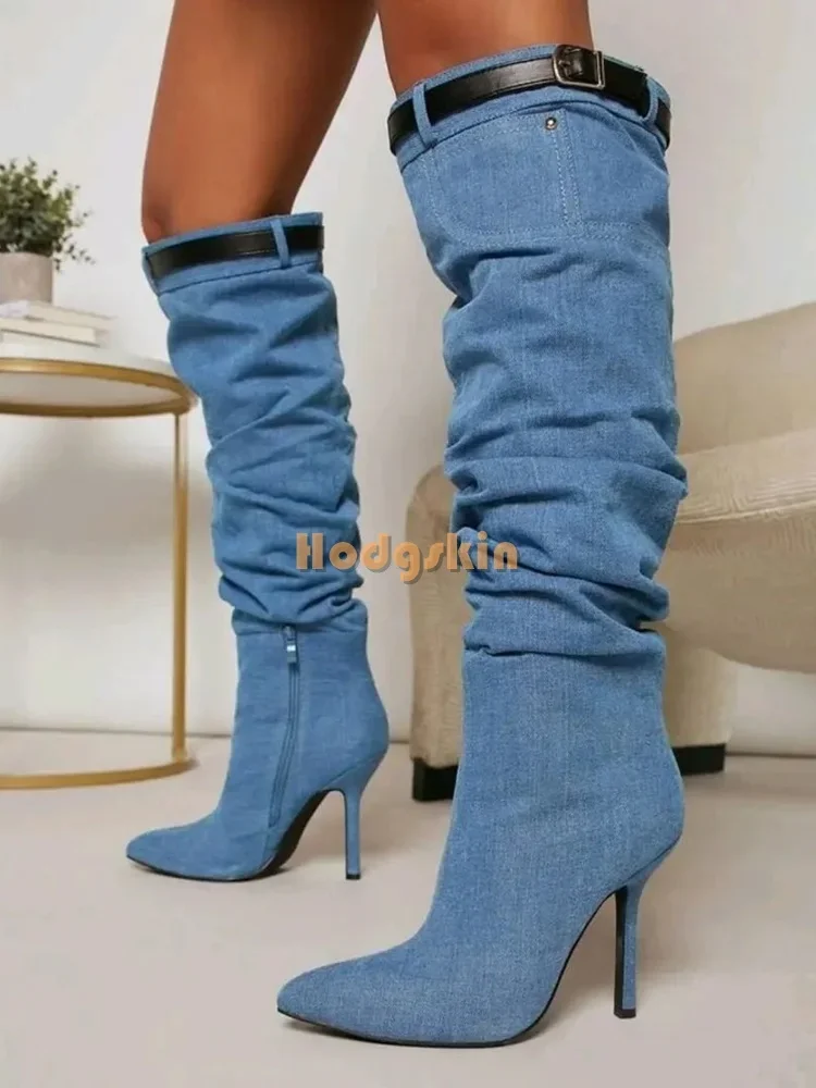 

Джинсовые синие сапоги до колена с пряжкой на ремне, однотонные туфли на шпильке с острым носком, современные ботинки без шнуровки, 2024, женская новая модная обувь