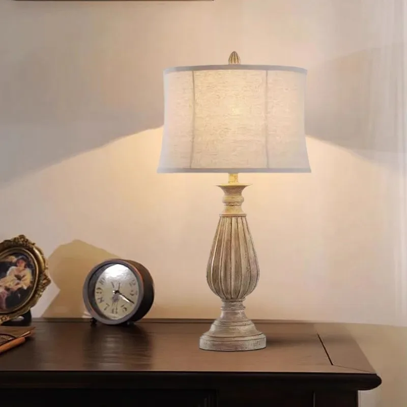 

American Minimalist Woodcraft Desk Lamp Creative Study Bedroom Bedside Lamp Retro Homestay Hotel Decorative Lighting fabric Lamp