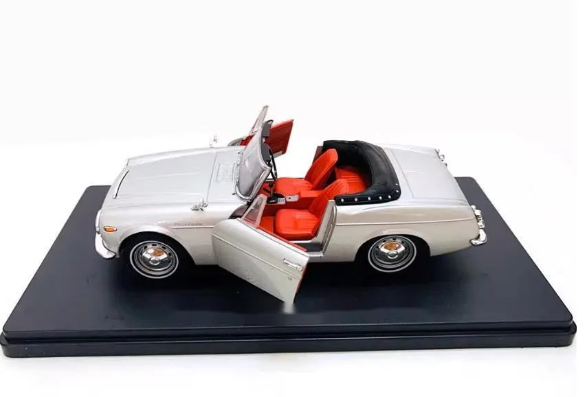 1/43 وصول جديد سعر خاص دييكاست المعادن خمر الكلاسيكية داتسون للتحويل سيارة رياضية نموذج الأثاث عرض مجموعة