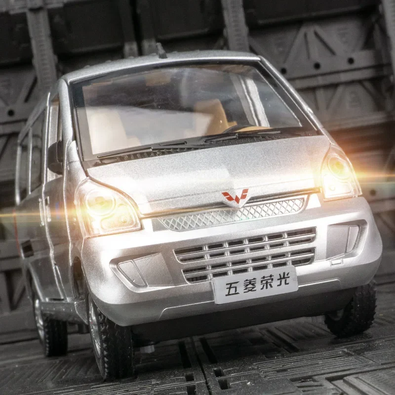 Coche de aleación Wuling Rongguang Van 1:24, modelo de Metal fundido a presión, adorno de exhibición, decoración Interior, juguetes para niños, regalo para amigo