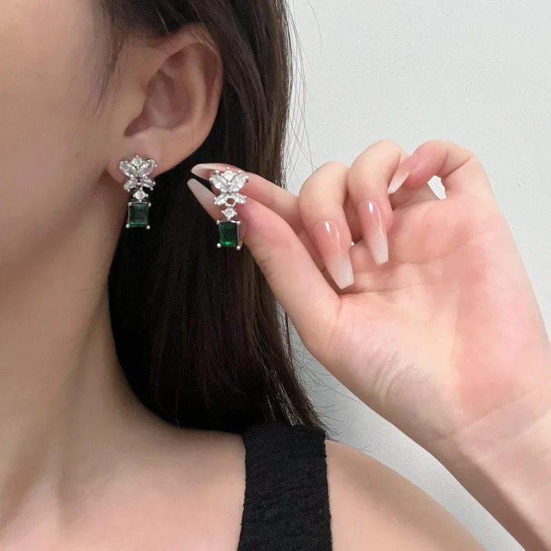 New Fashionable and Personalized Geometric Simulation Emerald Zircon Colored Earrings with Feminine Temperament Square Jewelry