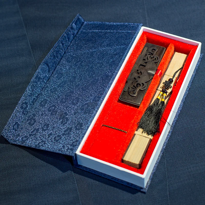 Chinese Sandalwood Fan - 7-inch Burmese incense wood hollowed-out carved folding fan, Chinese-style gift fan - Image 4