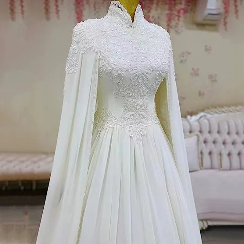 Long Sleeved Wedding Dress With Large Trailing Lace Dress For Brides, Slim Fit Plus Size Court Floor Length Dress Customized