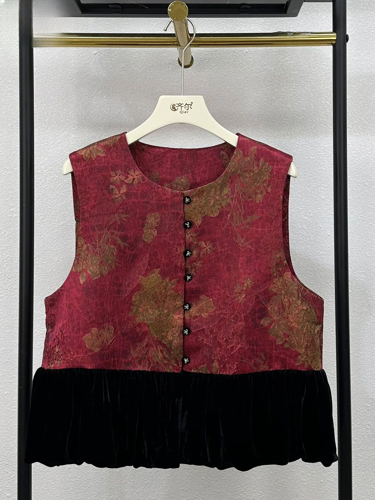 

Новая китайская бархатная жилетка в стиле пэчворк для женщин, осенняя новинка, высококачественная шелковая парча, модная женская одежда.