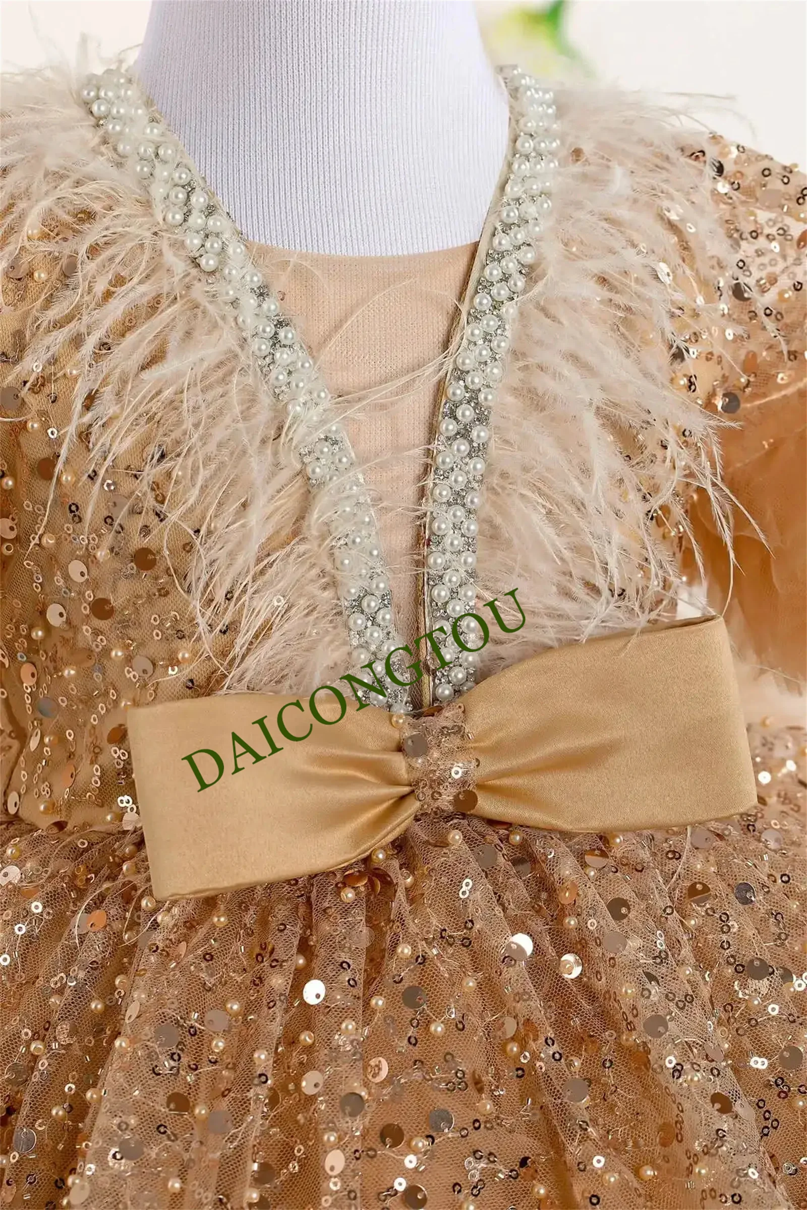 

CustomizedFlower Girl Dress Champagne for Wedding Feathers Ruffles Kids Birthday Party Gowns Sequins First Communion Dresses