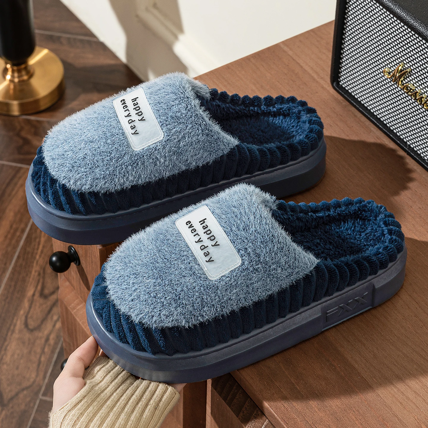 Winterwarme Hausschuhe für Damen und Herren, dicke Plüsch-Plateauschuhe aus EVA, leise, rutschfest, für drinnen und draußen, gemütliche Schlafzimmer-Pantoletten – Detail 8