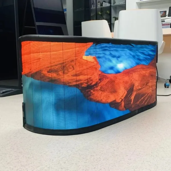 COB Led Roller Shutter Screen Ultra-Thin Portable Flexible Changes Shapes Magnetic and Wall Mounted Led Display for Exhibition