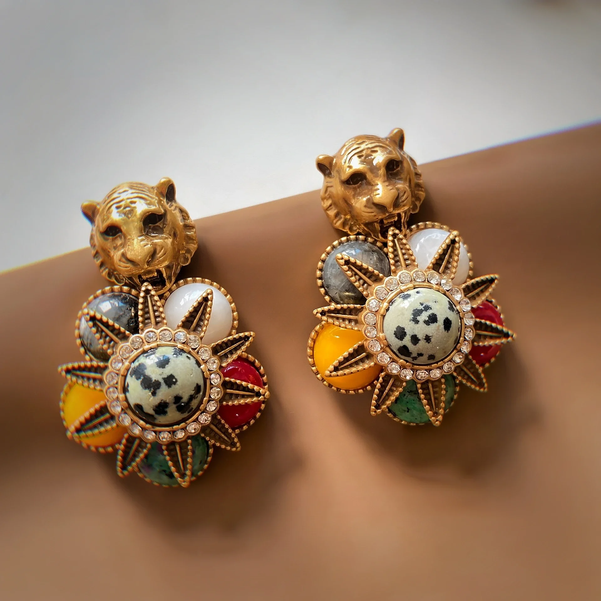 

Spring new fashion tiger head personality exquisite earrings