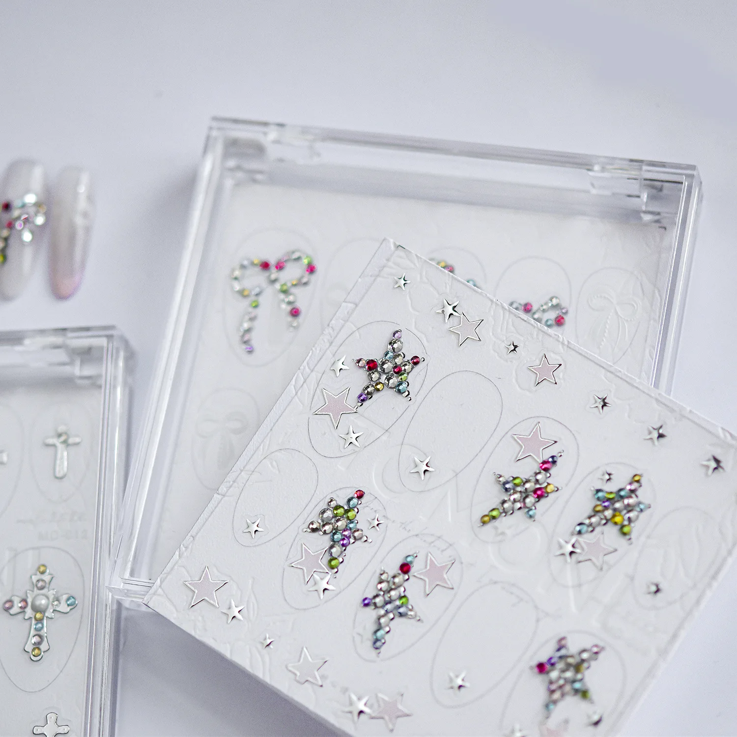 새로운 네일 다이아몬드 쥬얼리 럭셔리 다이아몬드 장식 가장자리 아크형 풀 다이아몬드 라이트 스타 크로스 네일 데코레이션 스티커 DIY