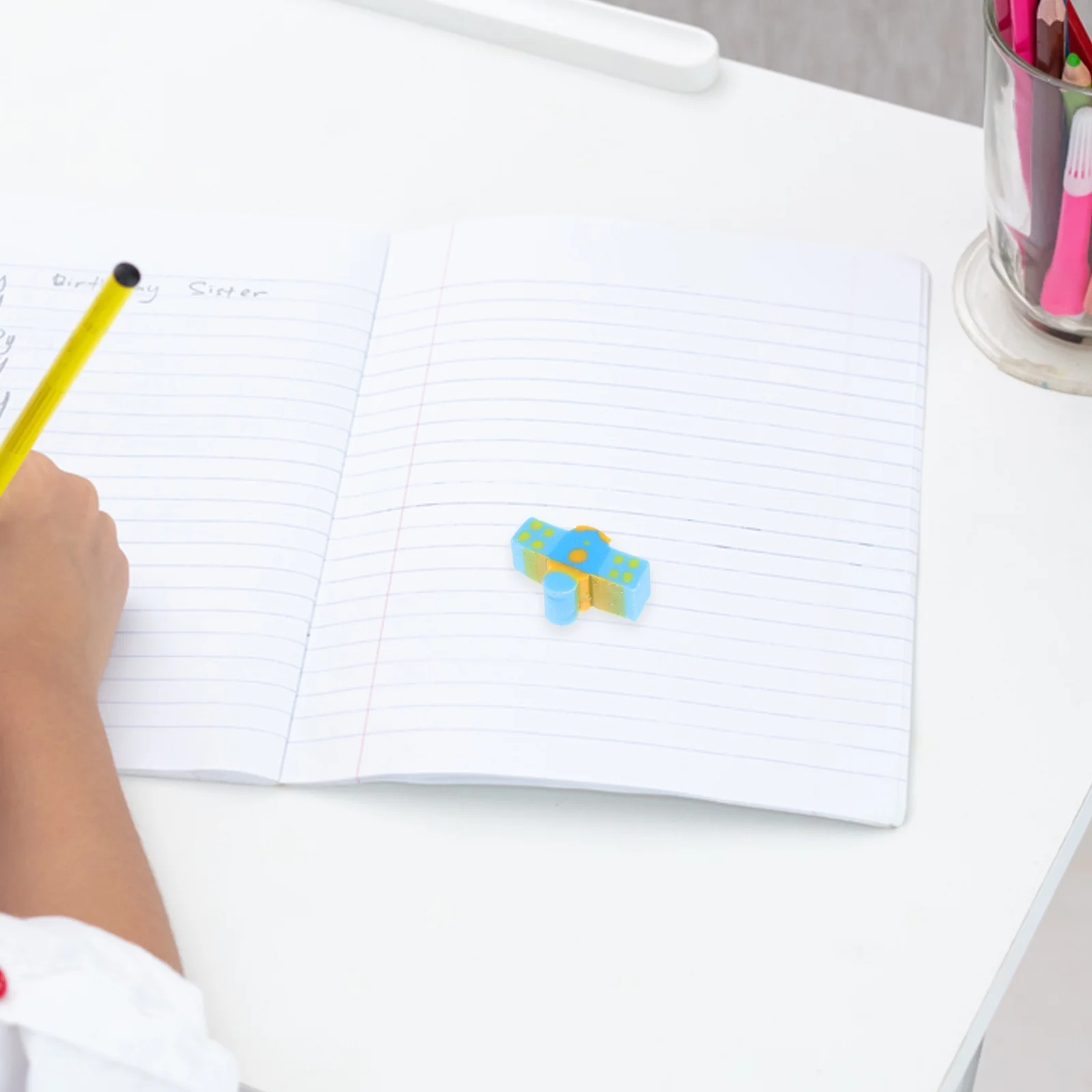 300個の宇宙消しゴム ミニ宇宙飛行士をテーマにした教室の賞品用 バルクノベルティ消しゴム 太陽系鉛筆アート描画用