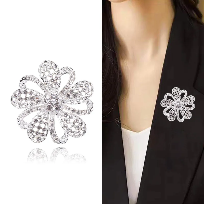 New Gold-color Rhinestone Flower Brooch Women\'s Popular High-end Corsage Banquet Jewelry Accessories Brooches for Women