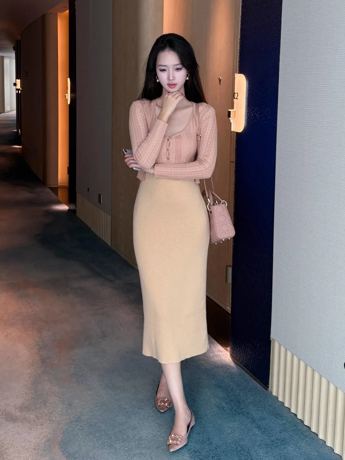 

Changmitang Sanlass ape Knitted Hollow out Tight Fit Women's Dr Sexy Soft Girl's Faion High Waist Color Blo V-Ne