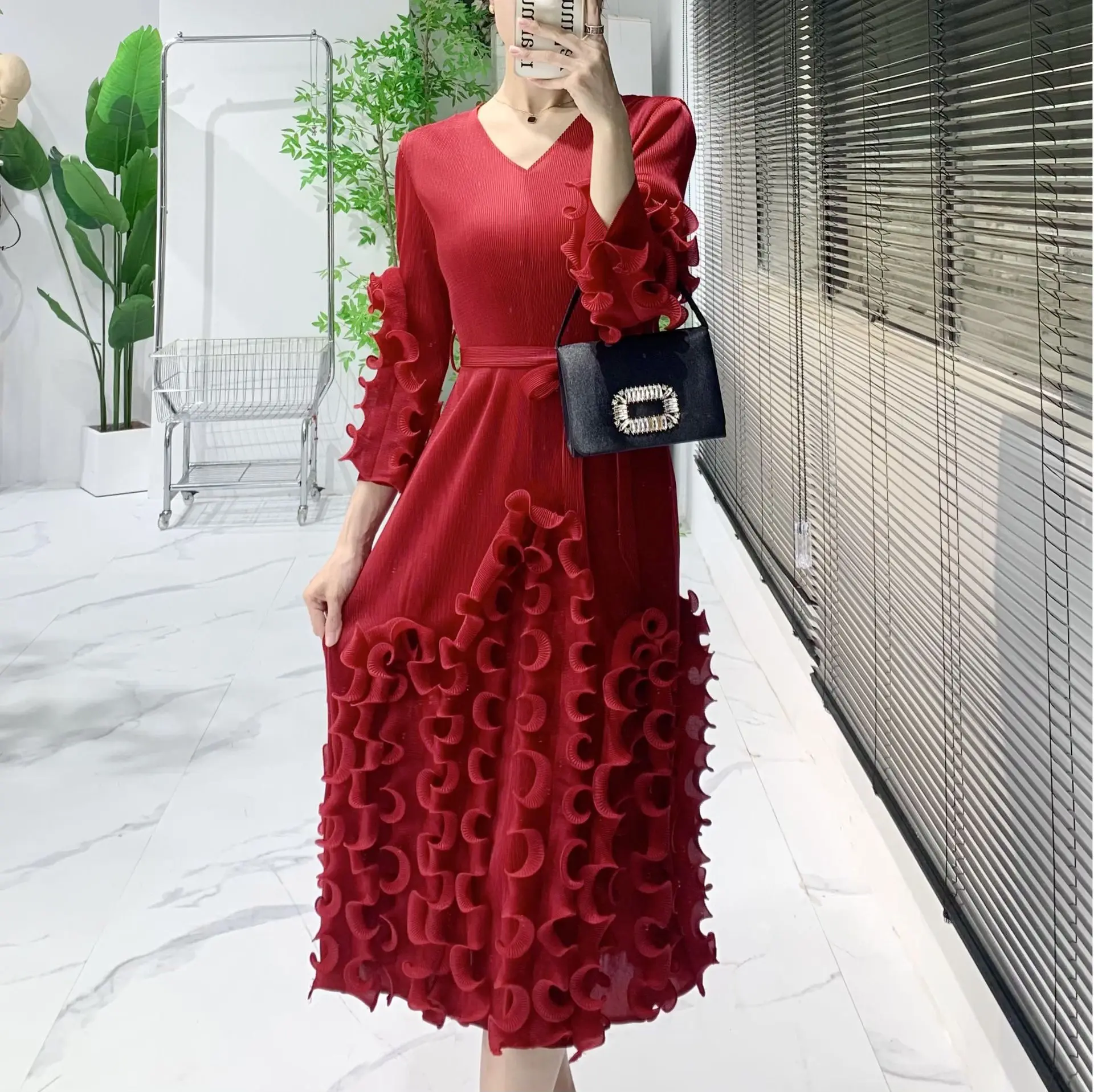 Miyake Pleated Dress Female 2024 New Rugged Style V-neck Solid Color Ruffle Edge Fashionable and Versatile Large Size Dress