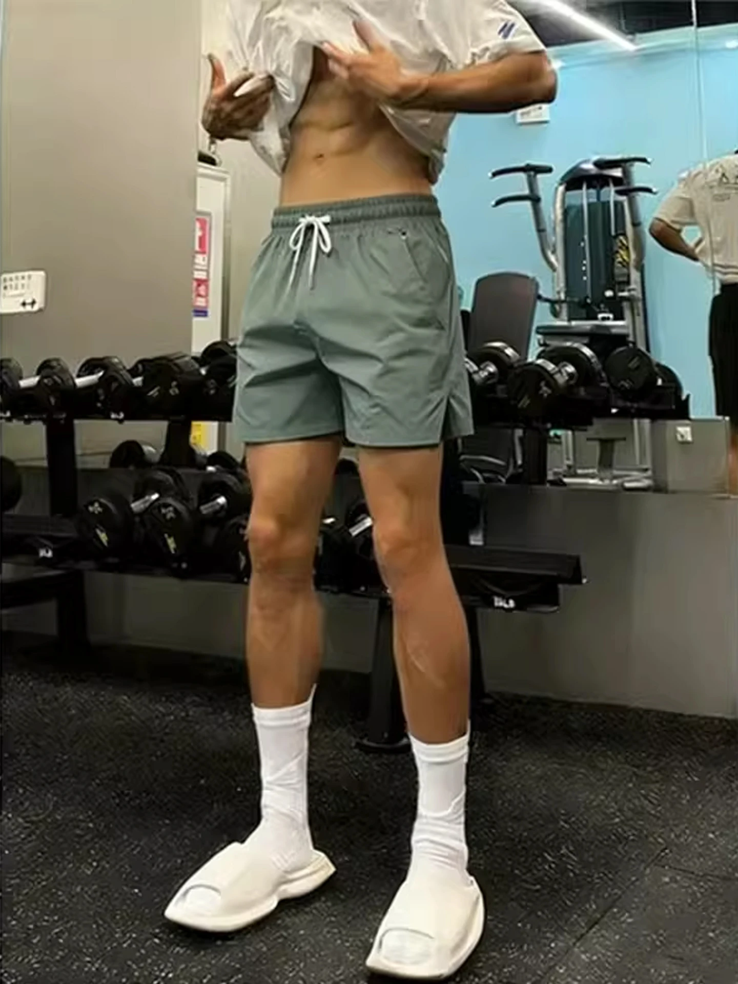 

Men's Quick Dry Four-Quarter Short Shorts Summer Thin Ice Silk Fitness Training Pants Loose Drawstring Sports Casual Beach Pants
